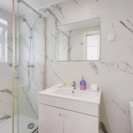 Akicity Santos Solar Лиссабон